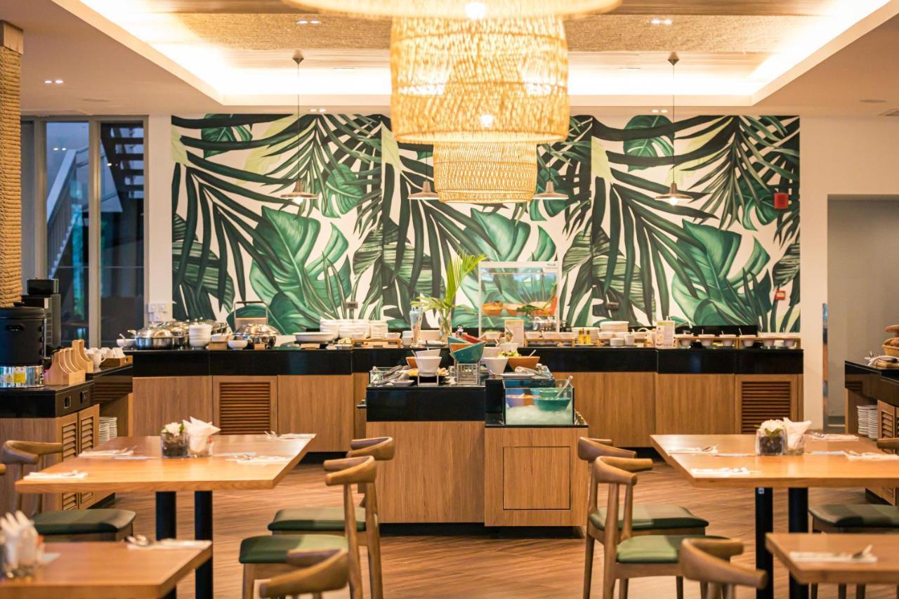 Outrigger Khao Lak Beach Resort - Sha Extra Plus Экстерьер фото The interior of the lounge