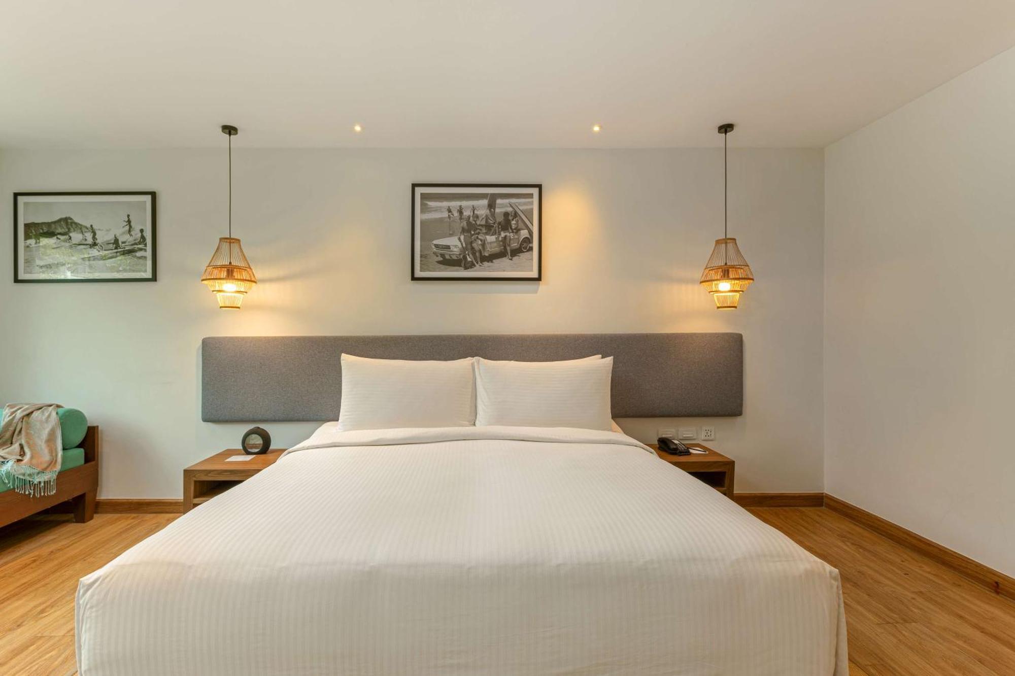 Outrigger Khao Lak Beach Resort - Sha Extra Plus Экстерьер фото A bedroom at the hotel